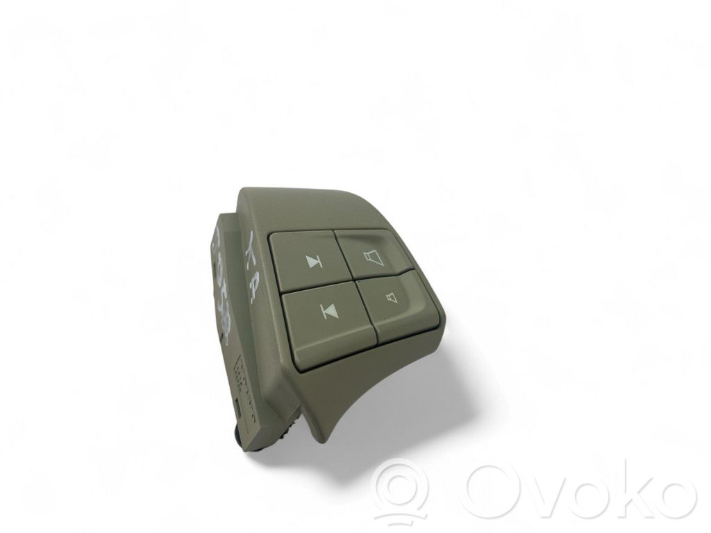 Volvo V70 Steering wheel buttons/switches 