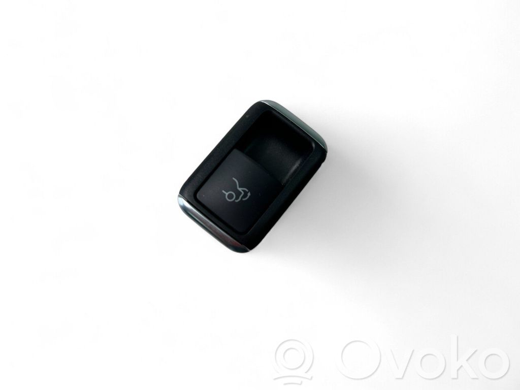 Mercedes-Benz C W204 Tailgate/boot open switch button 