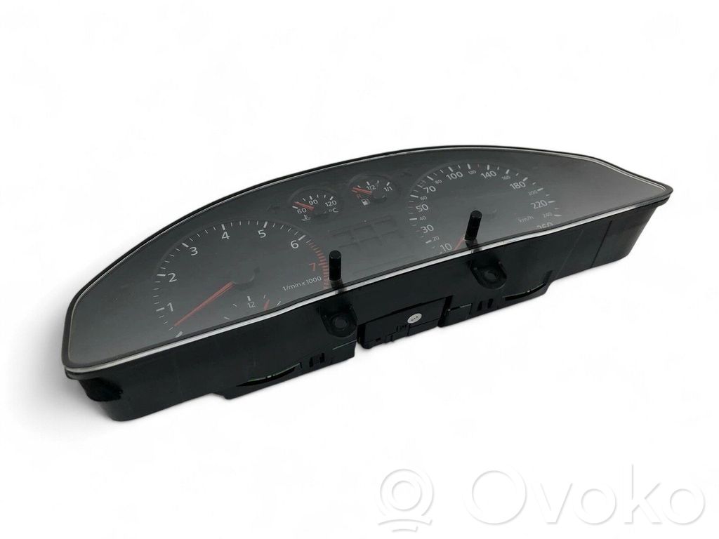 Audi A4 S4 B5 8D Speedometer (instrument cluster) 