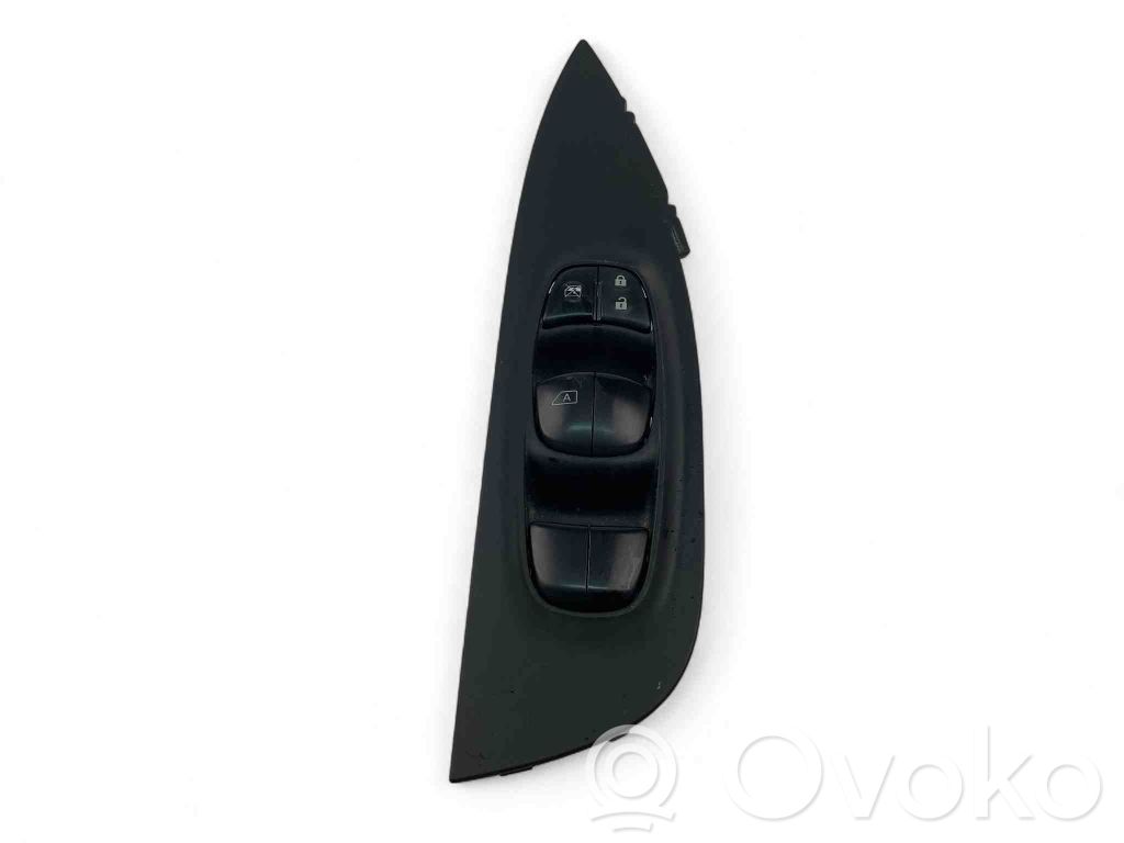 Nissan Qashqai Przyciski szyb 