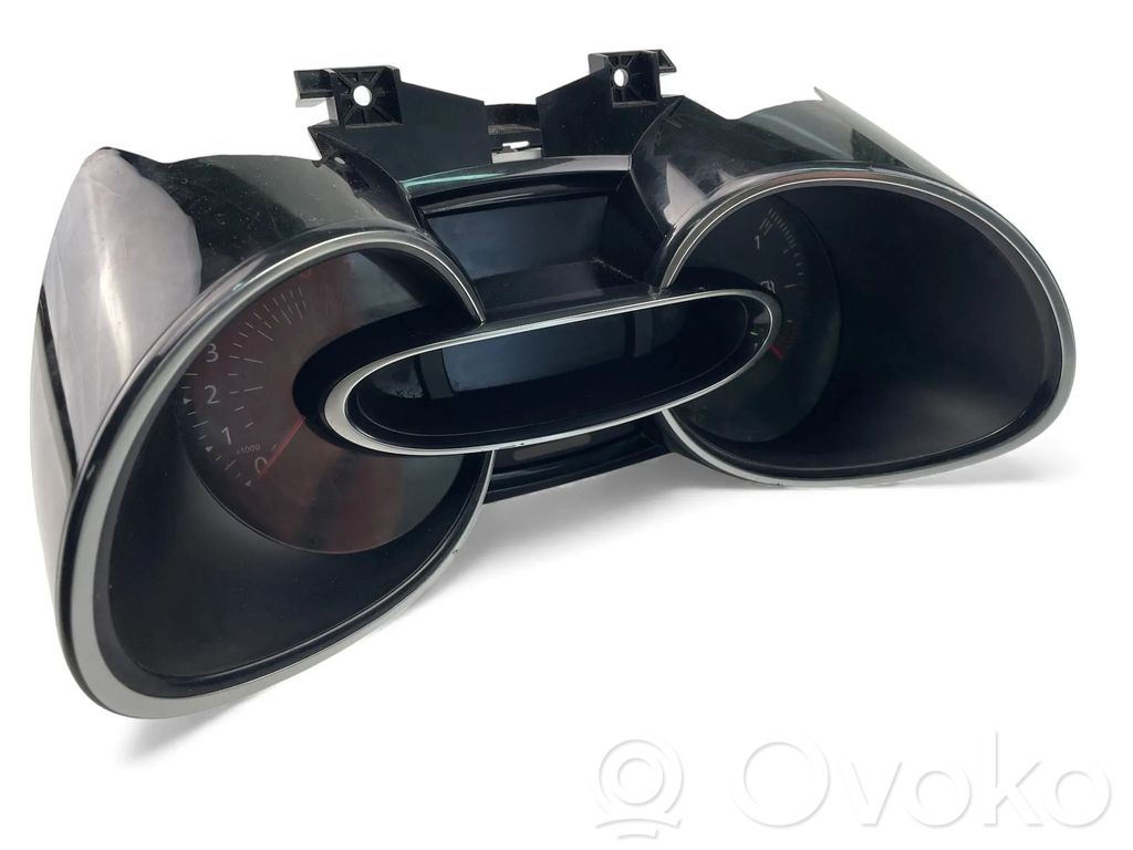 Renault Clio IV Speedometer (instrument cluster) 