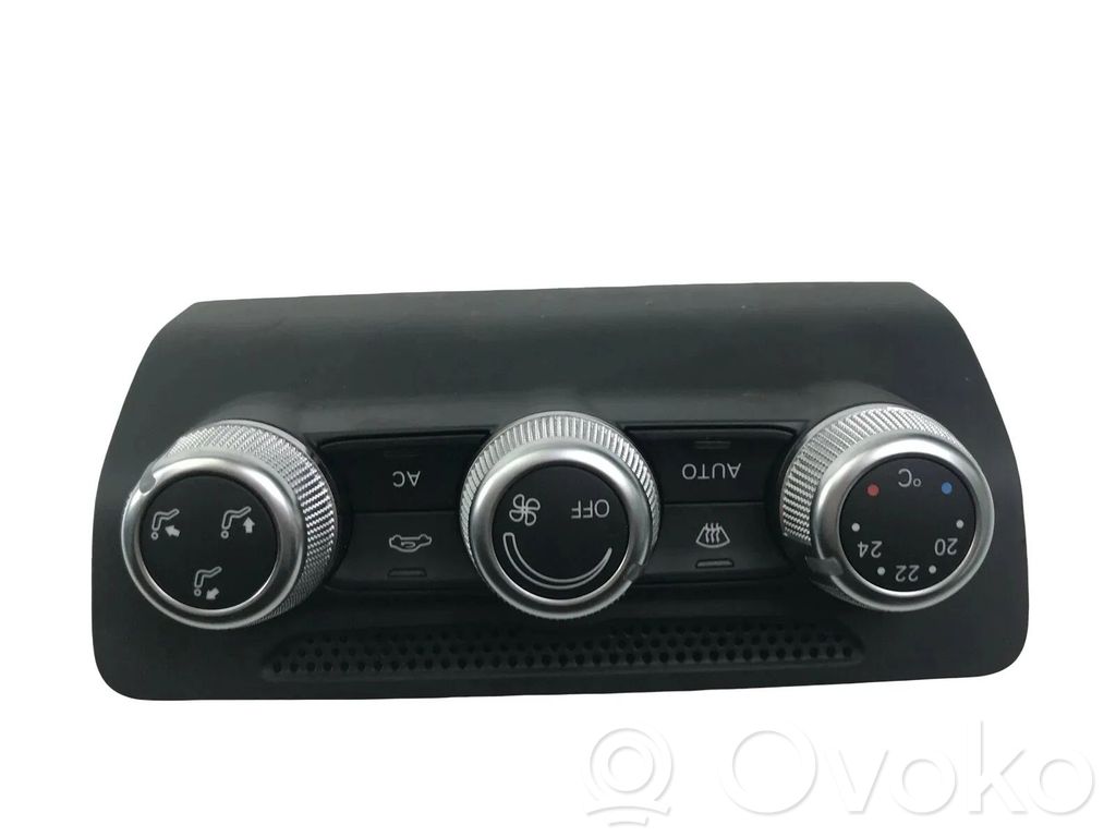 Audi A1 Interior fan control switch 