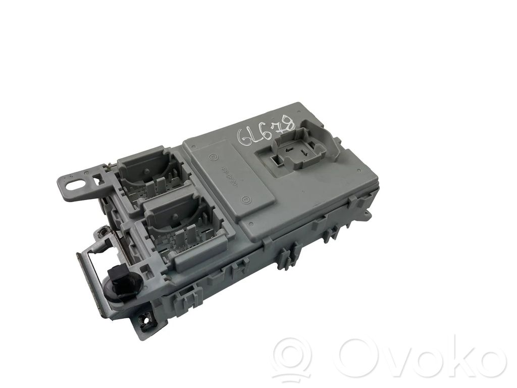 Hyundai i20 (GB IB) Ramka / Moduł bezpieczników 