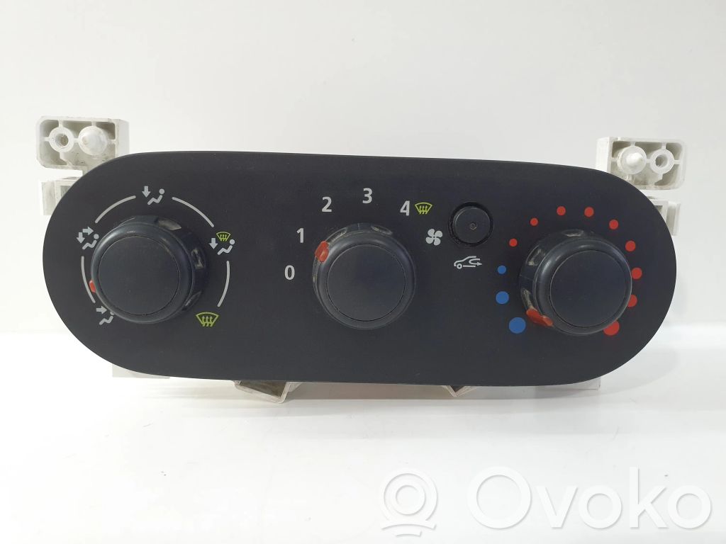 Opel Vivaro Climate control unit 