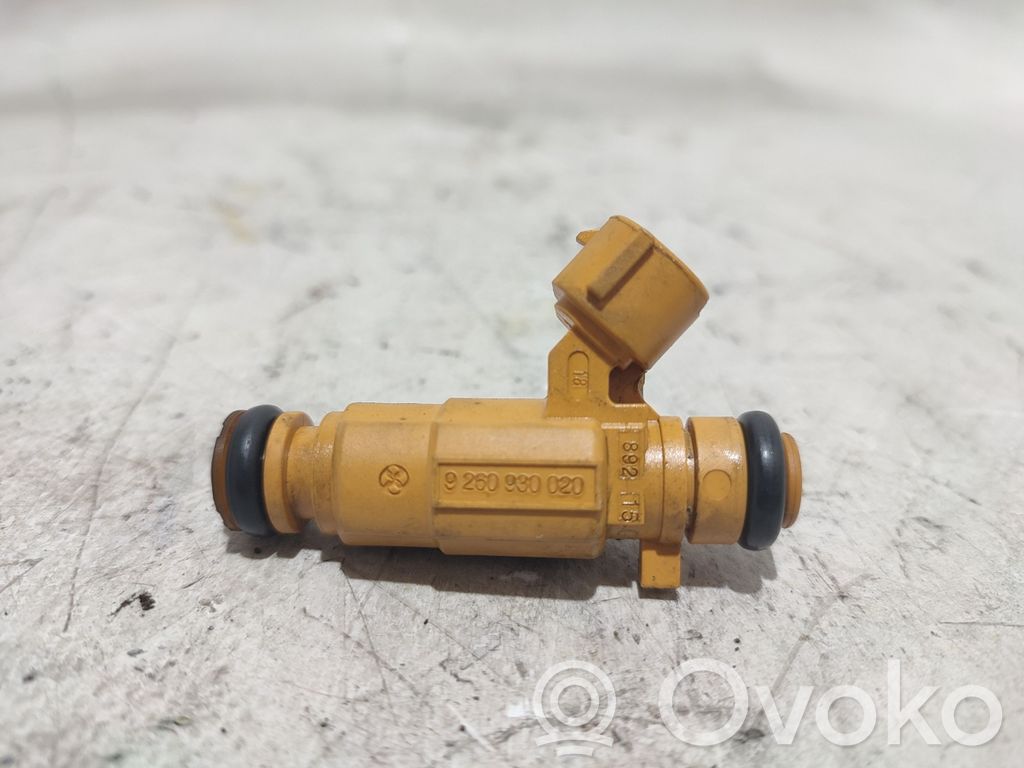 Hyundai i30 Inyector de combustible 