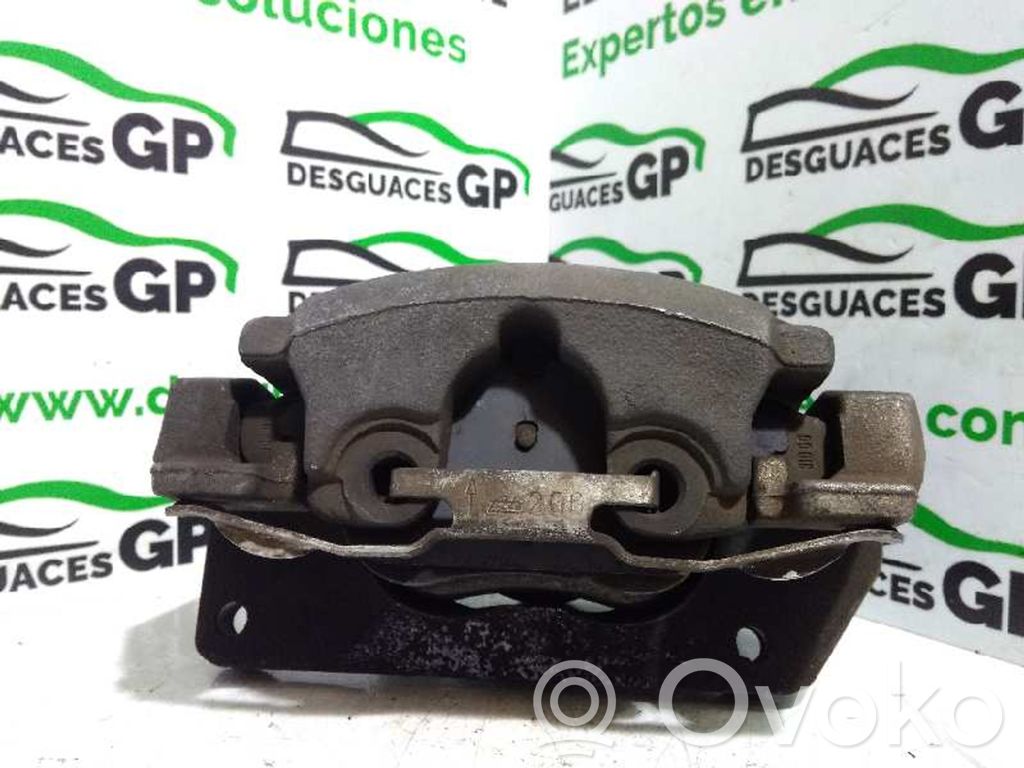 Caliper de freno delantero