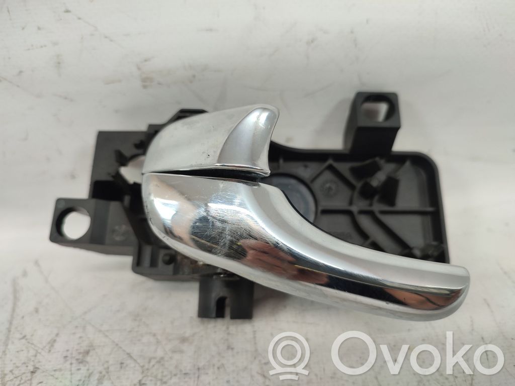 Manecilla interna puerta delantera   2R8322601