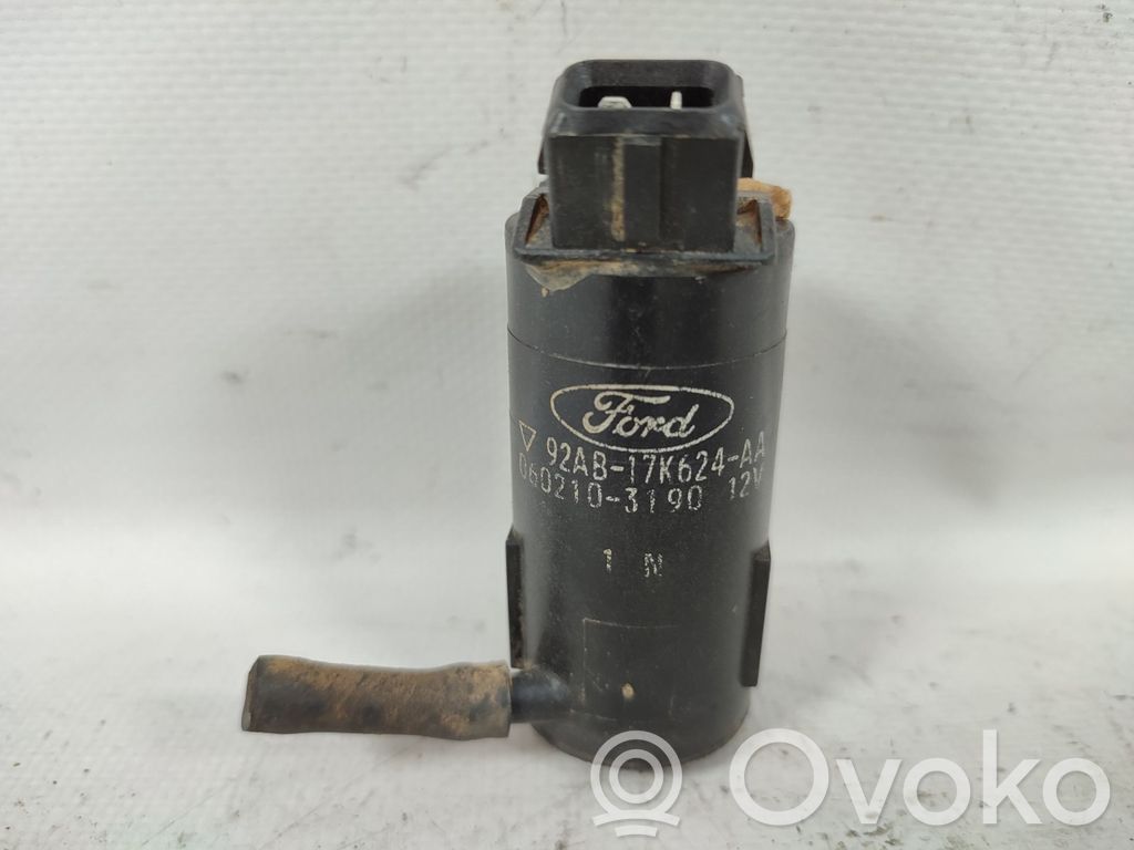 Ford Fiesta Pompa spryskiwacza szyby przedniej / czołowej 