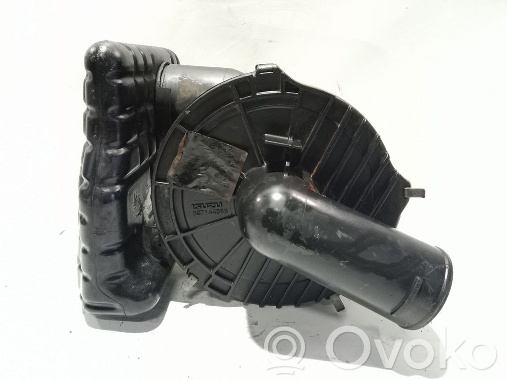 Isuzu Trooper Halterung Ölfilter / Ölkühler 