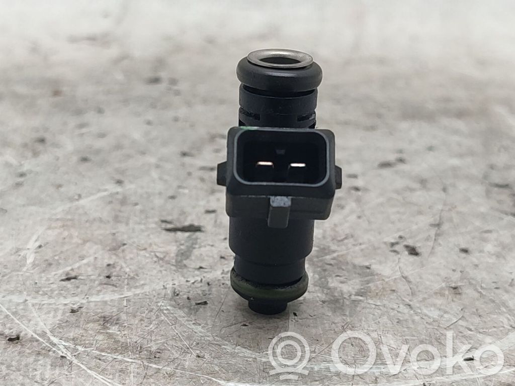 Inyector de combustible   8200579081,7200P00468