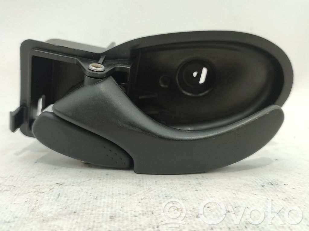 Manecilla interna puerta delantera   1107182,2M5VA22601AA