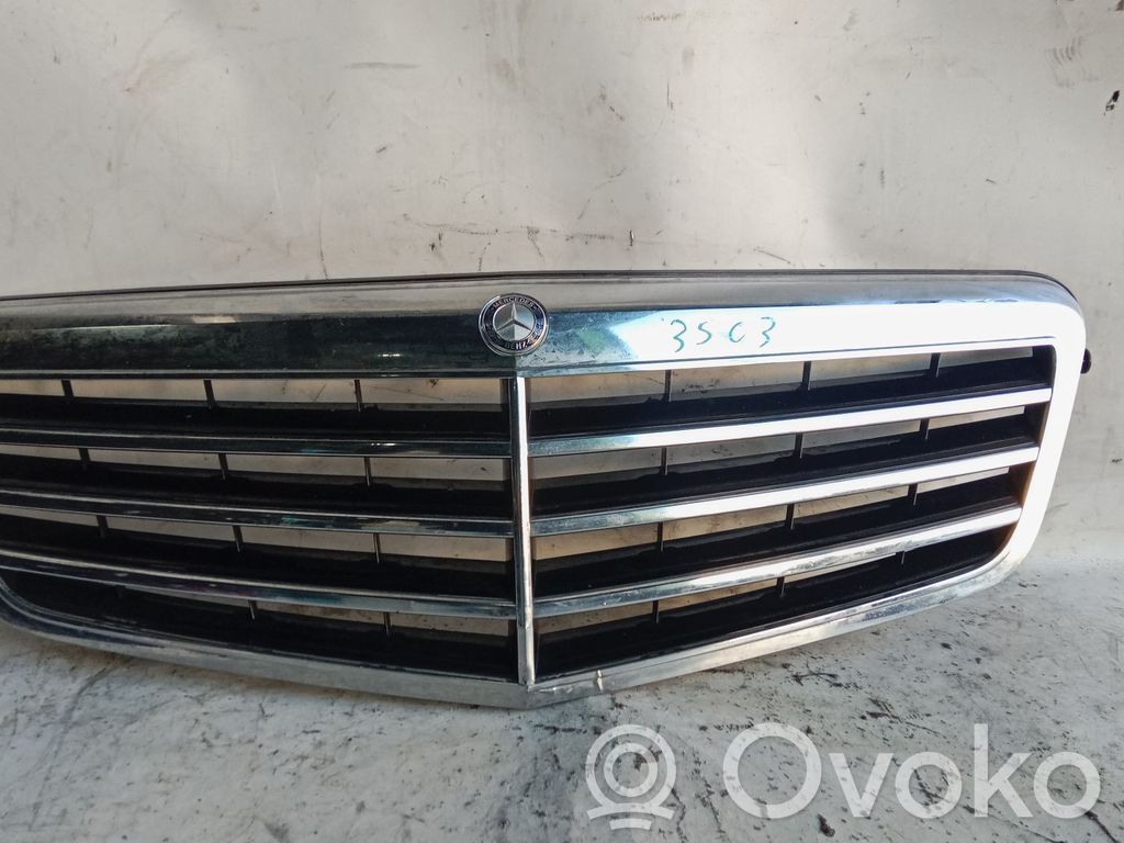 Rejilla delantera   A21288010,A21288010
