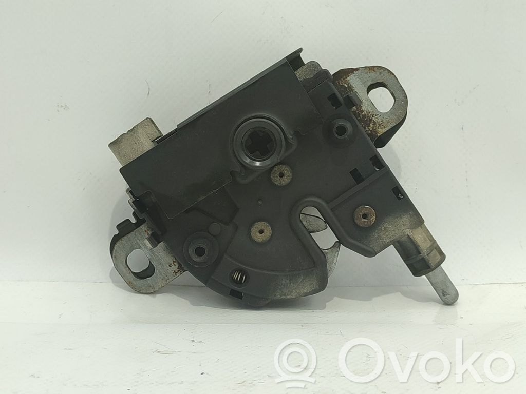Ford Focus Tvirtinimo kablys / kilpa 