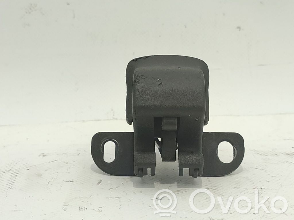 Tailgate lock latch