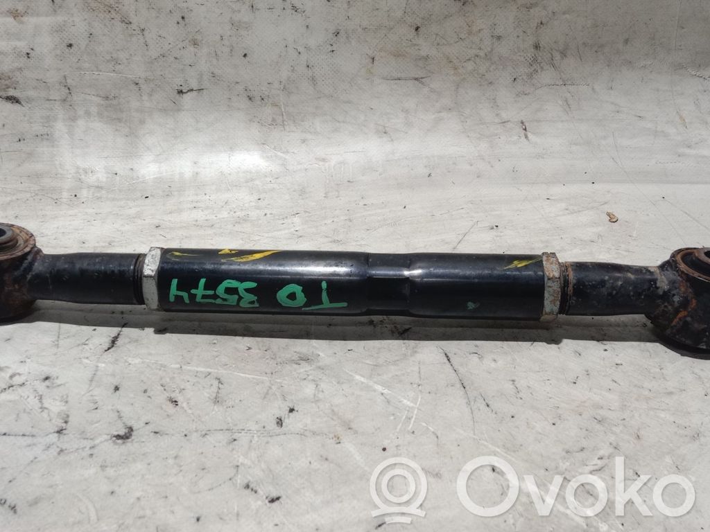 Brazo de suspensión trasero