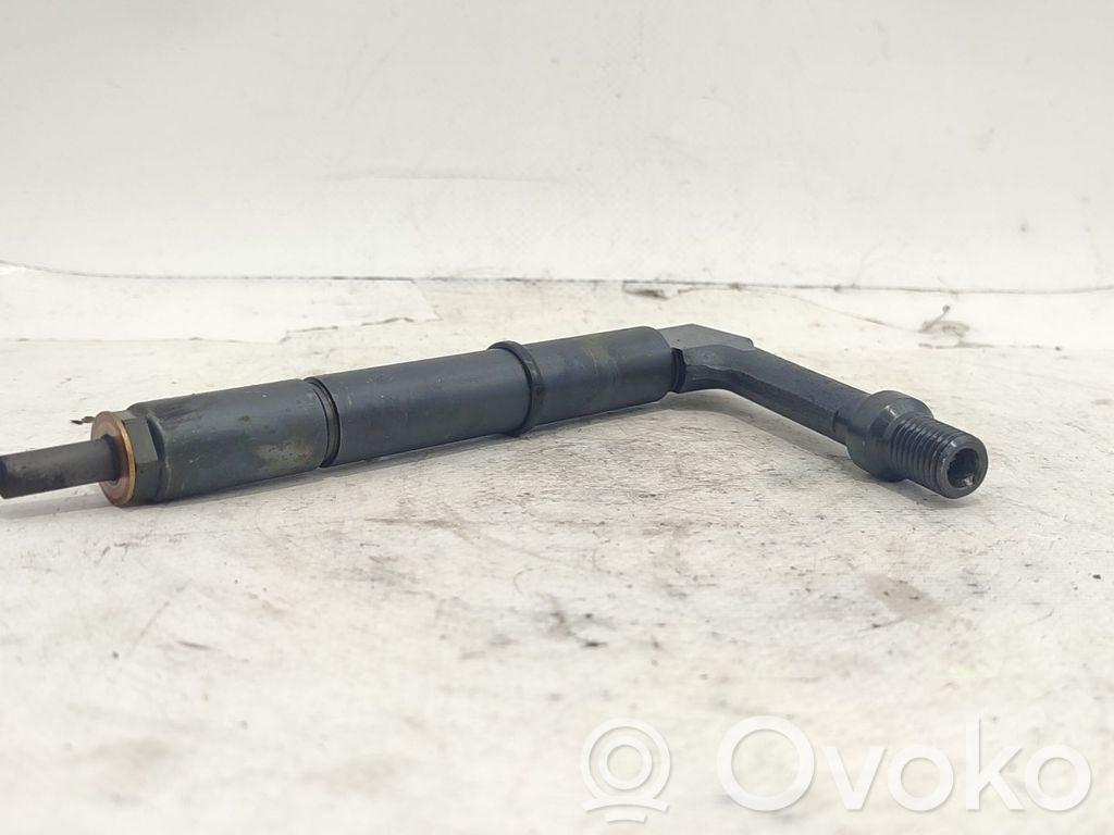 Inyector de combustible   166005M326