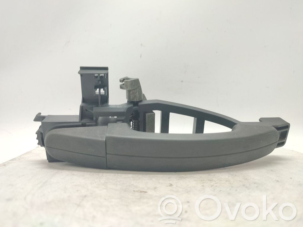 Manecilla externa puerta trasera   1305822,4M51A266B22AC