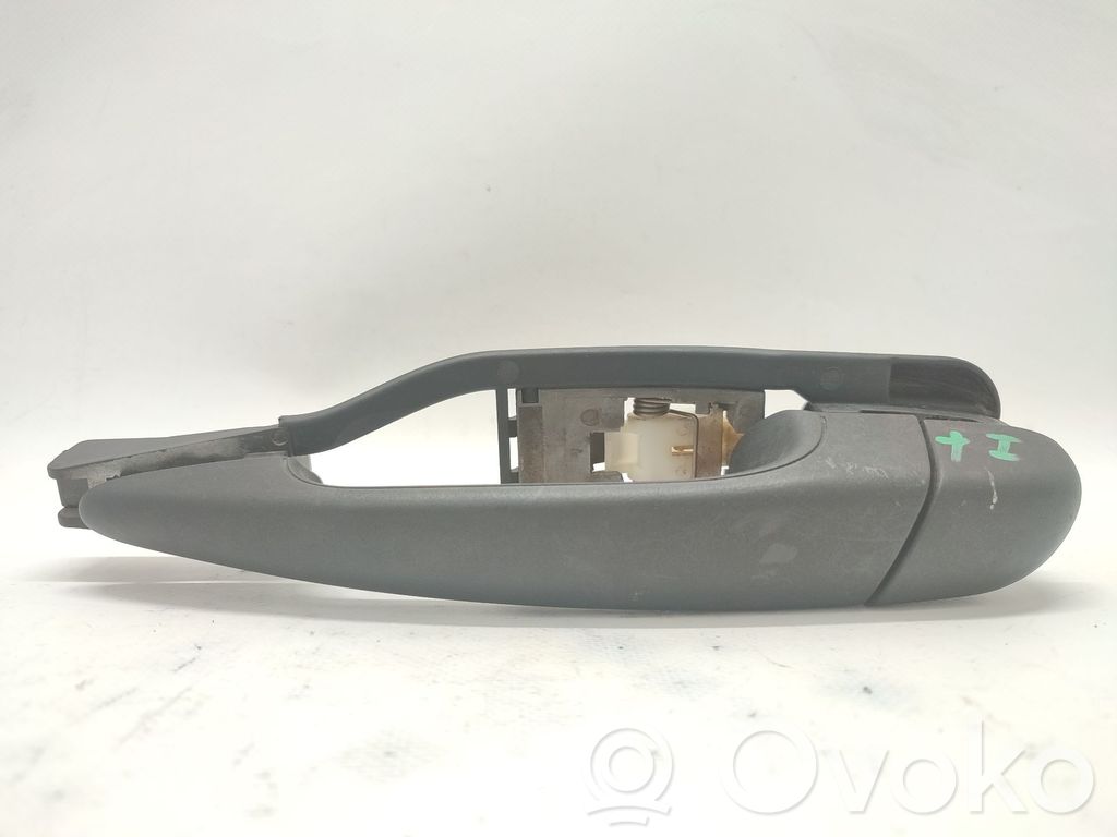 Manecilla externa puerta trasera   51218216125,51218216121