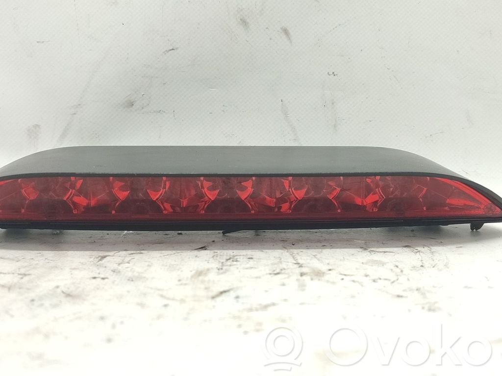 Chevrolet Aveo Third/center stoplight 