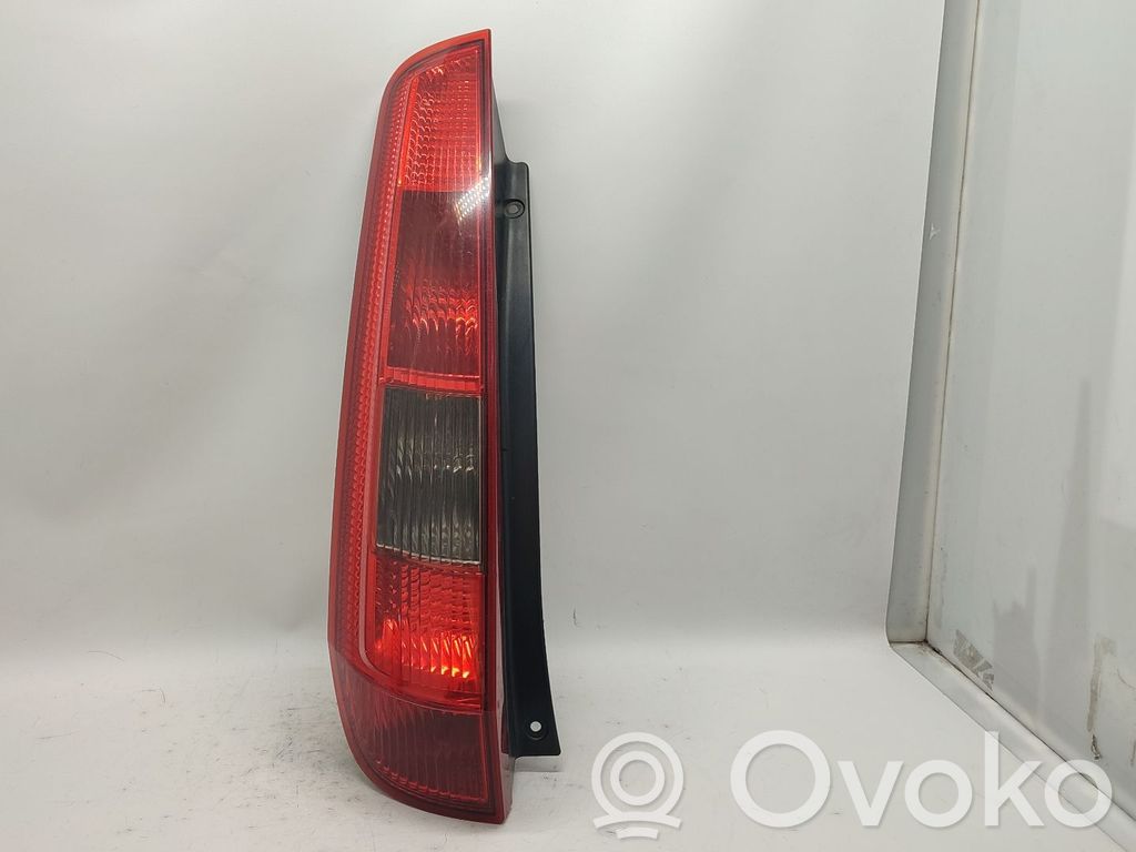 Ford Fiesta Lampă spate în caroserie 