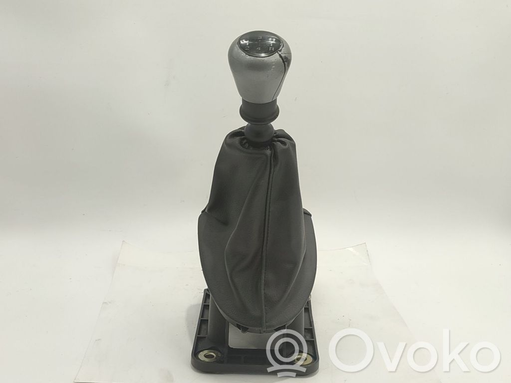 Drążek zmiany biegów   1069054