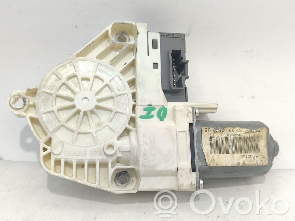 Land Rover Discovery 3 - LR3 Front door window regulator motor 