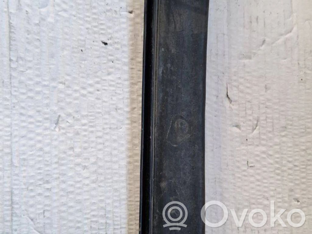 BMW X5 G05 Gumowa uszczelka drzwi przednich 
