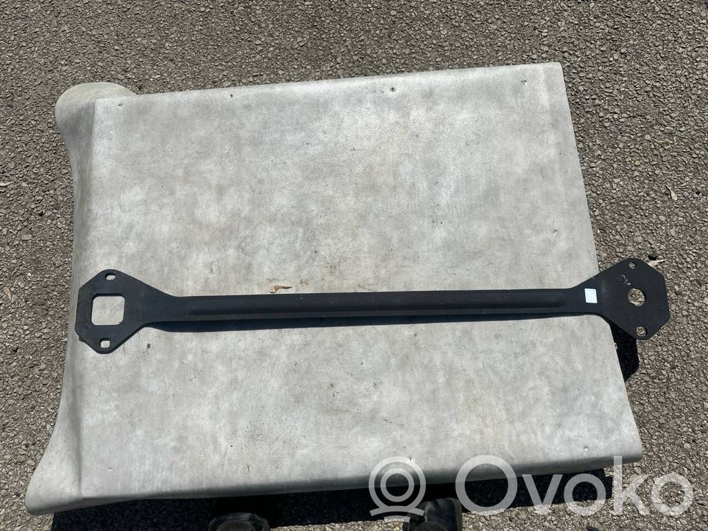 BMW 5 G30 G31 G38 Other engine bay part 