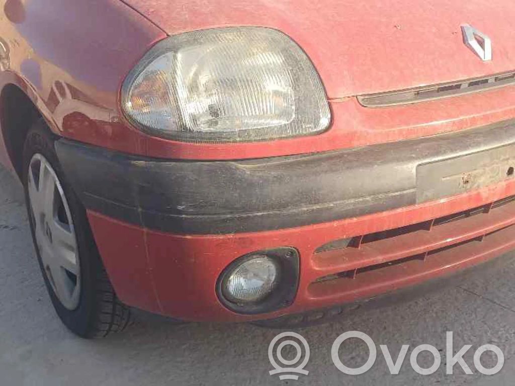 Renault Clio II Parachoques delantero 