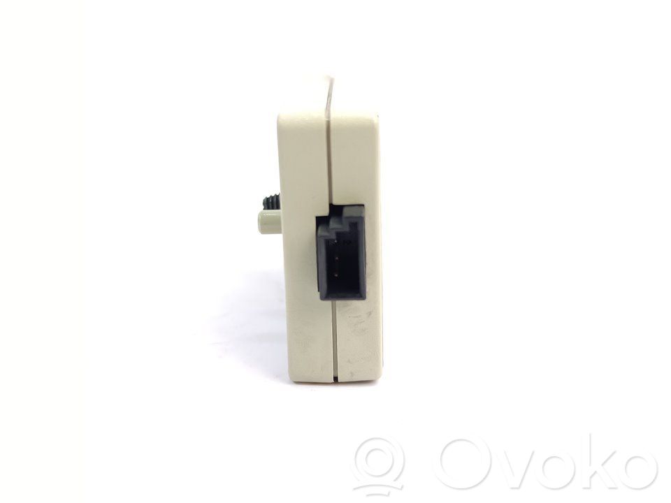 BMW 3 E90 E91 Aerial antenna amplifier 