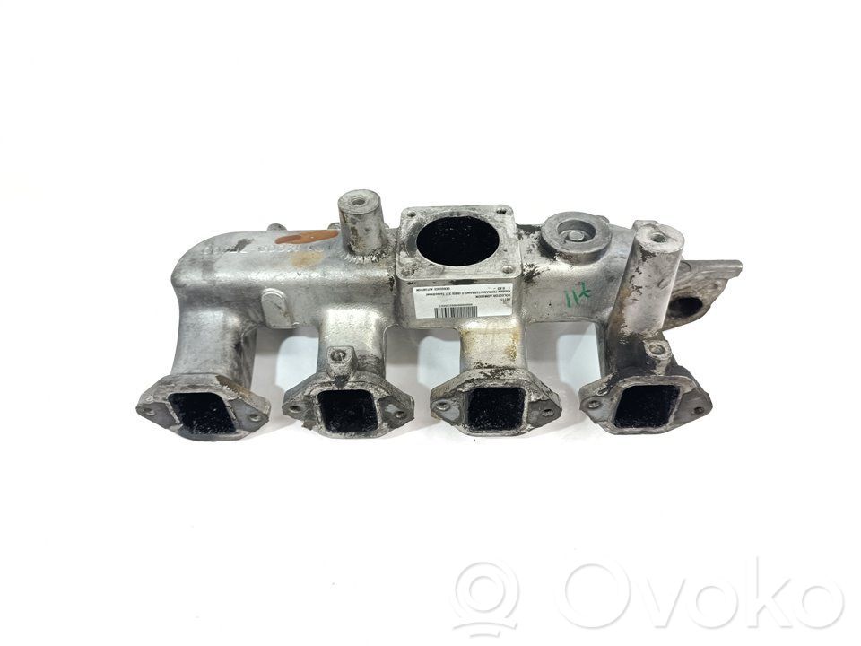 Nissan Terrano Colector de admisión 