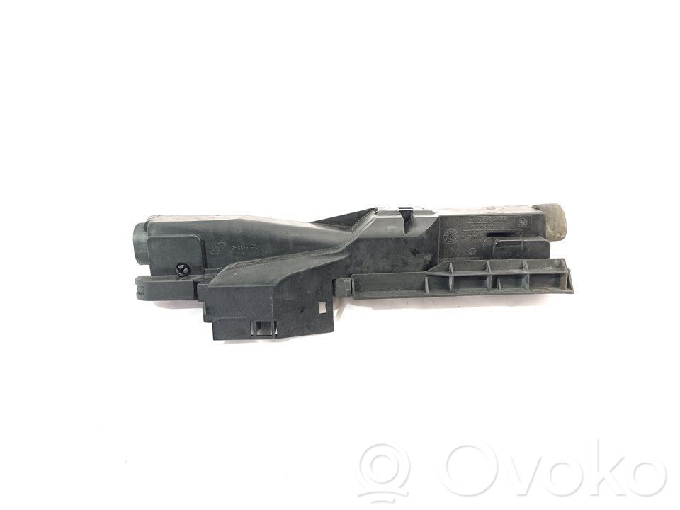 Radiator mount bracket   75302529