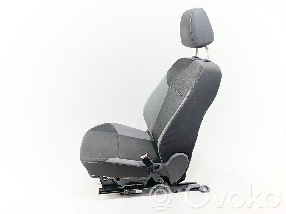 Ford Focus Etumatkustajan istuin 