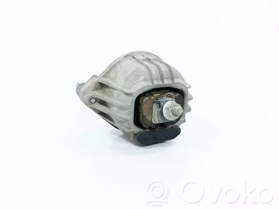 Engine mount bracket   676880003