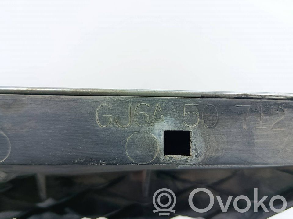 Etusäleikkö   GJ6A50712