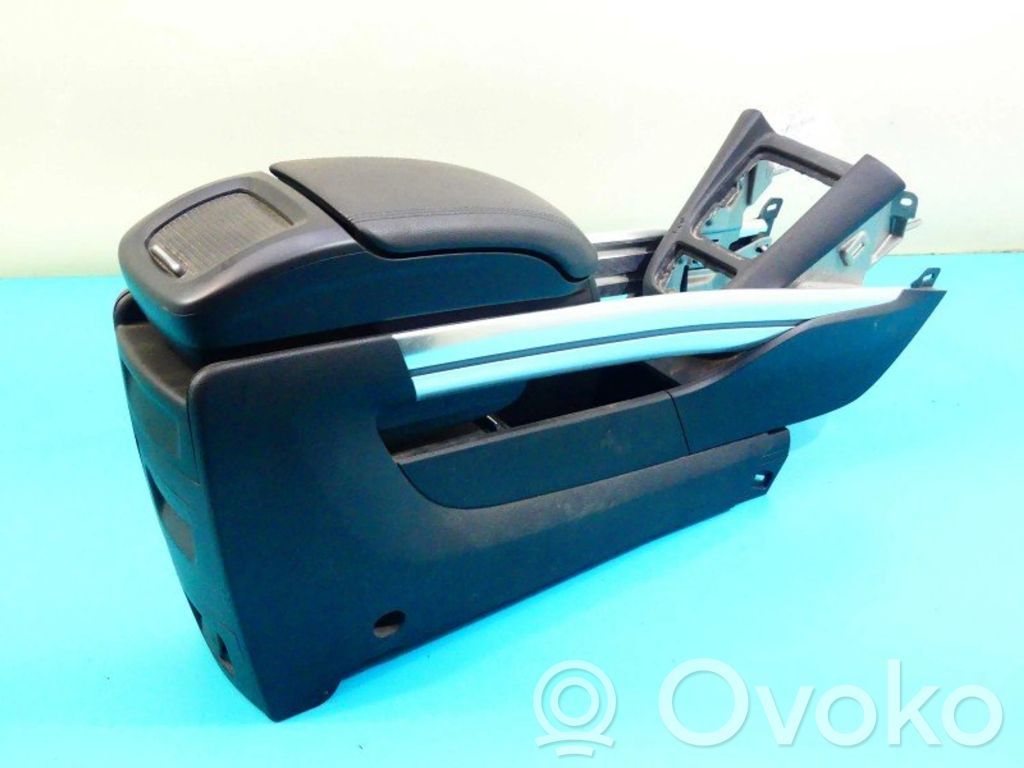 Opel Zafira C Armrest 
