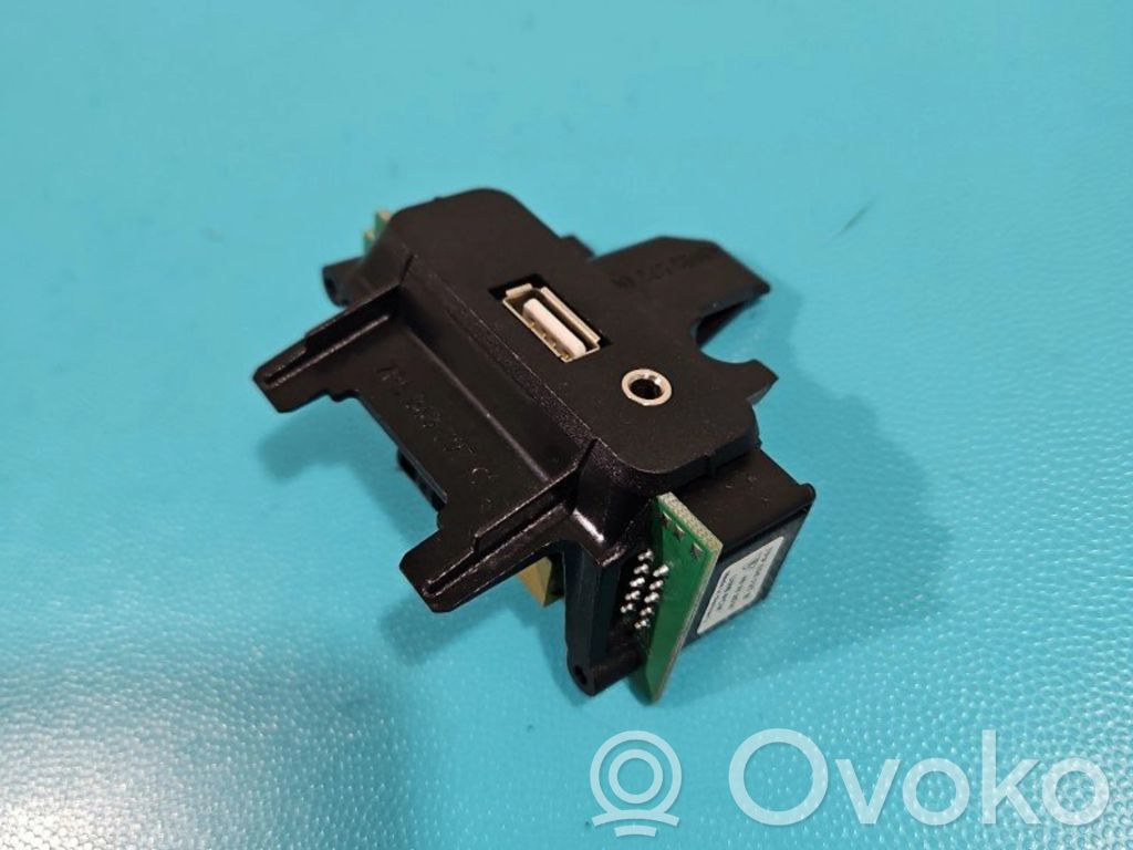 Porsche Cayenne (92A) Enchufe conector USB 