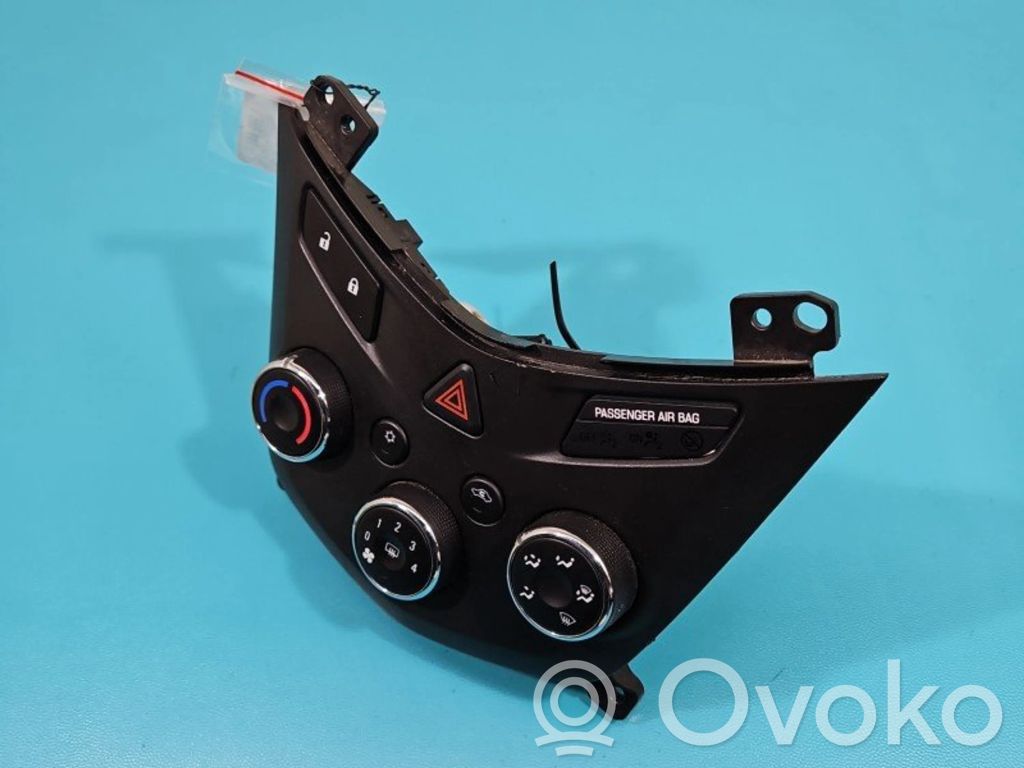 Chevrolet Aveo Climate control/heater control trim 