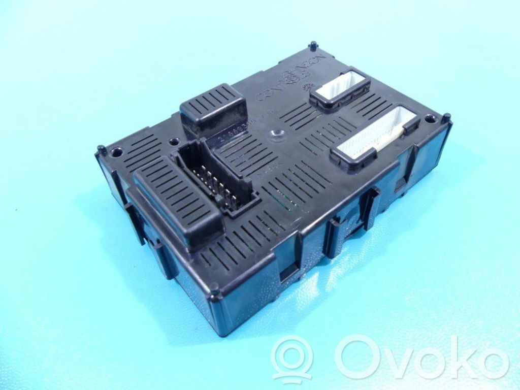Renault Clio III Central body control module 