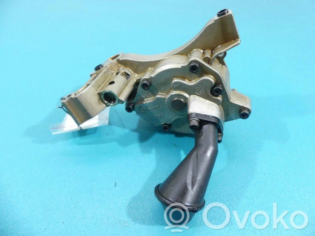 Volkswagen Jetta VI Bomba de aceite 