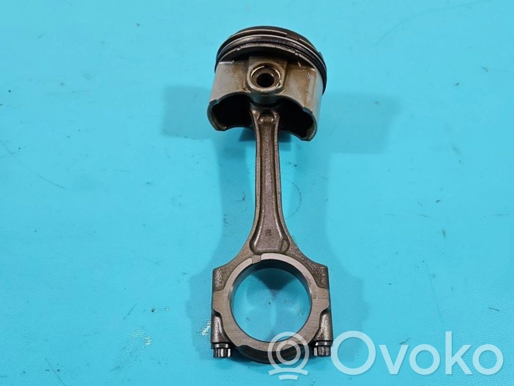 Toyota Auris 150 Piston 
