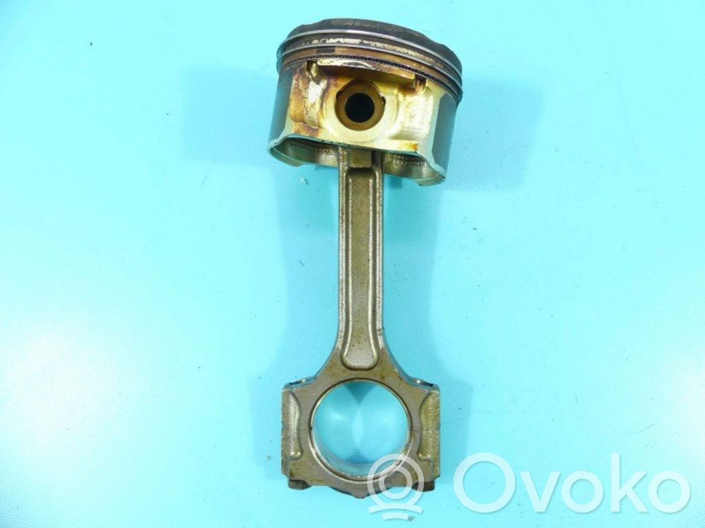 Nissan Juke I F15 Piston 