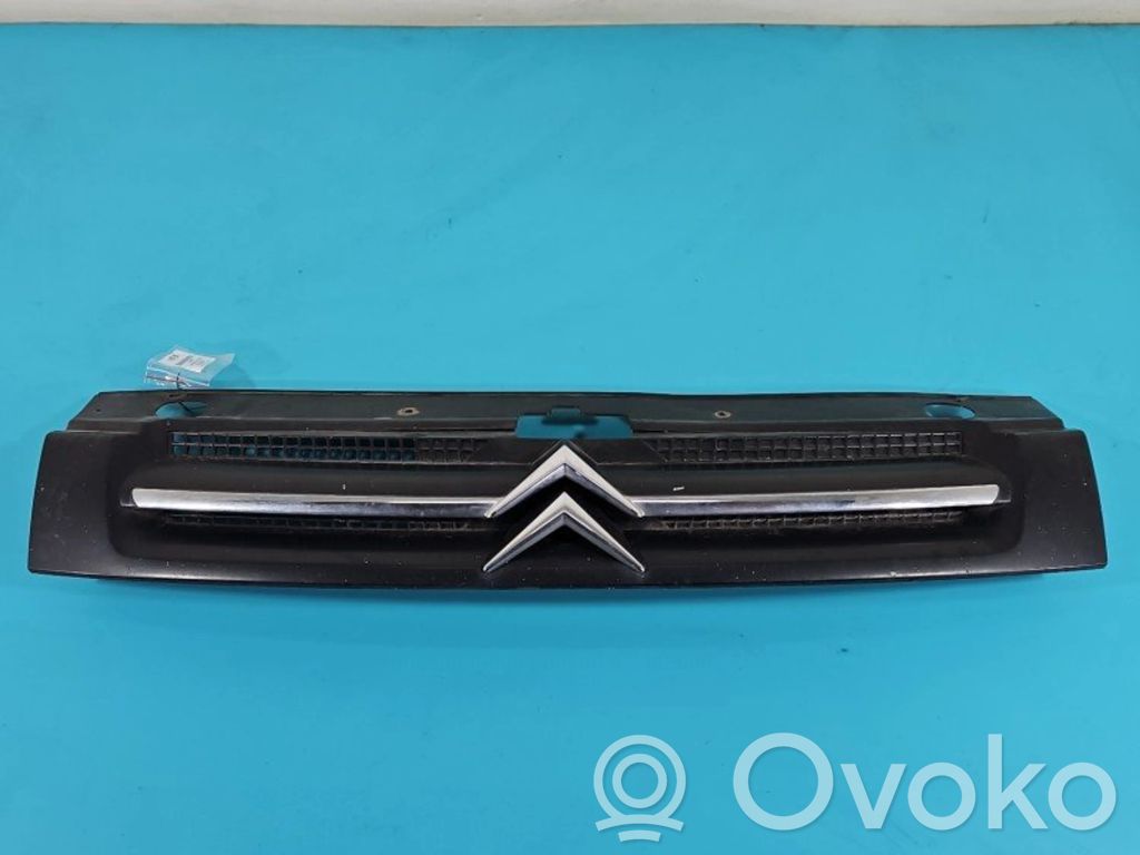 Citroen Berlingo Rejilla superior del radiador del parachoques delantero 