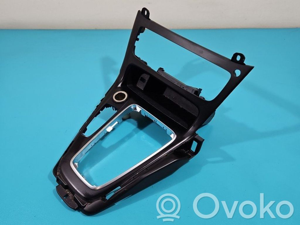Ford Focus Center console 