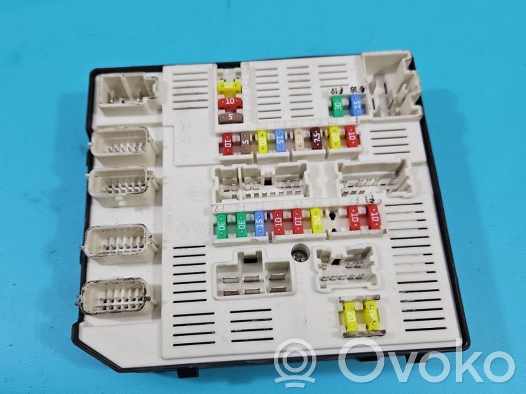 Renault Megane III Modul de control caroserie central 