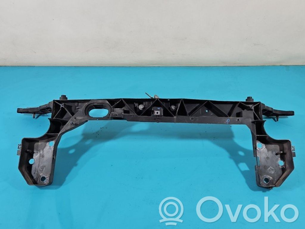 Renault Clio III Support de radiateur sur cadre face avant 