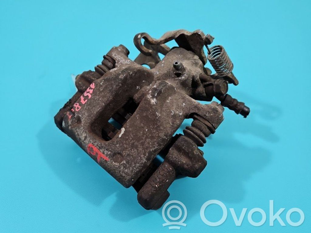 Toyota Auris E180 Pinza del freno posteriore