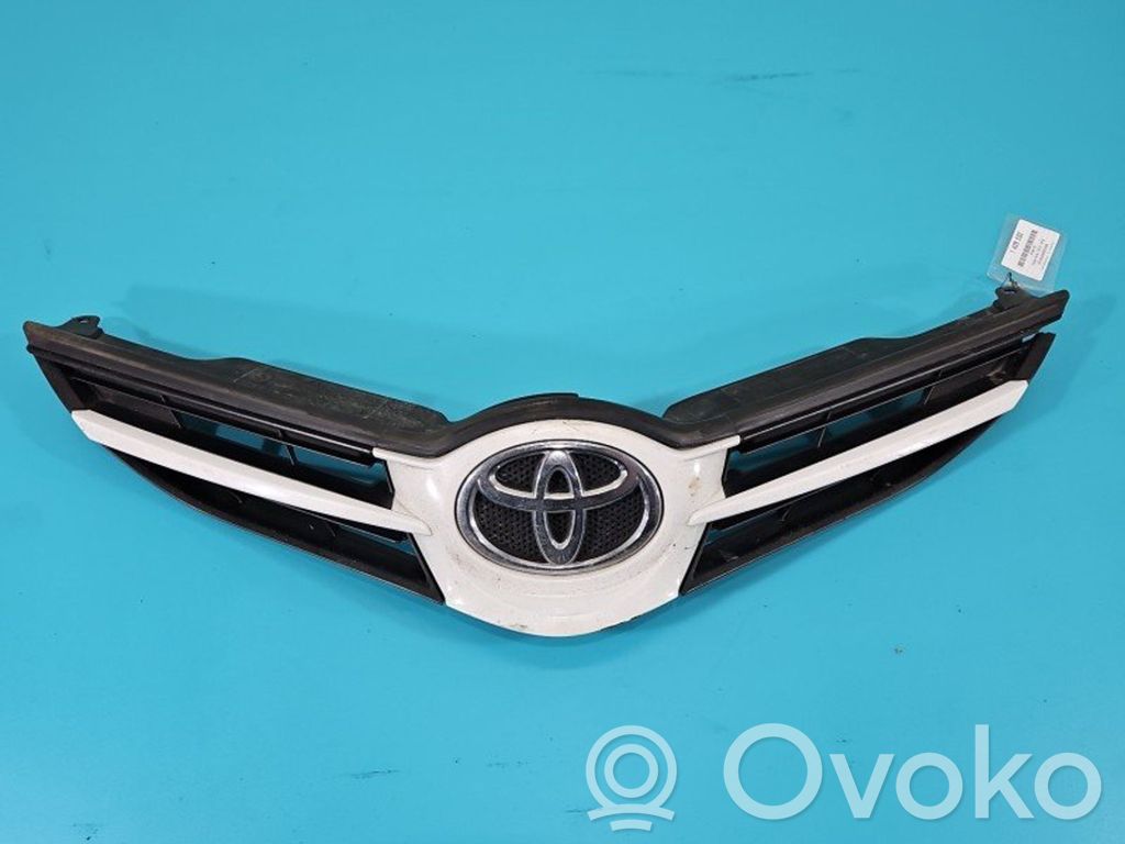 Toyota Auris E180 Griglia superiore del radiatore paraurti anteriore