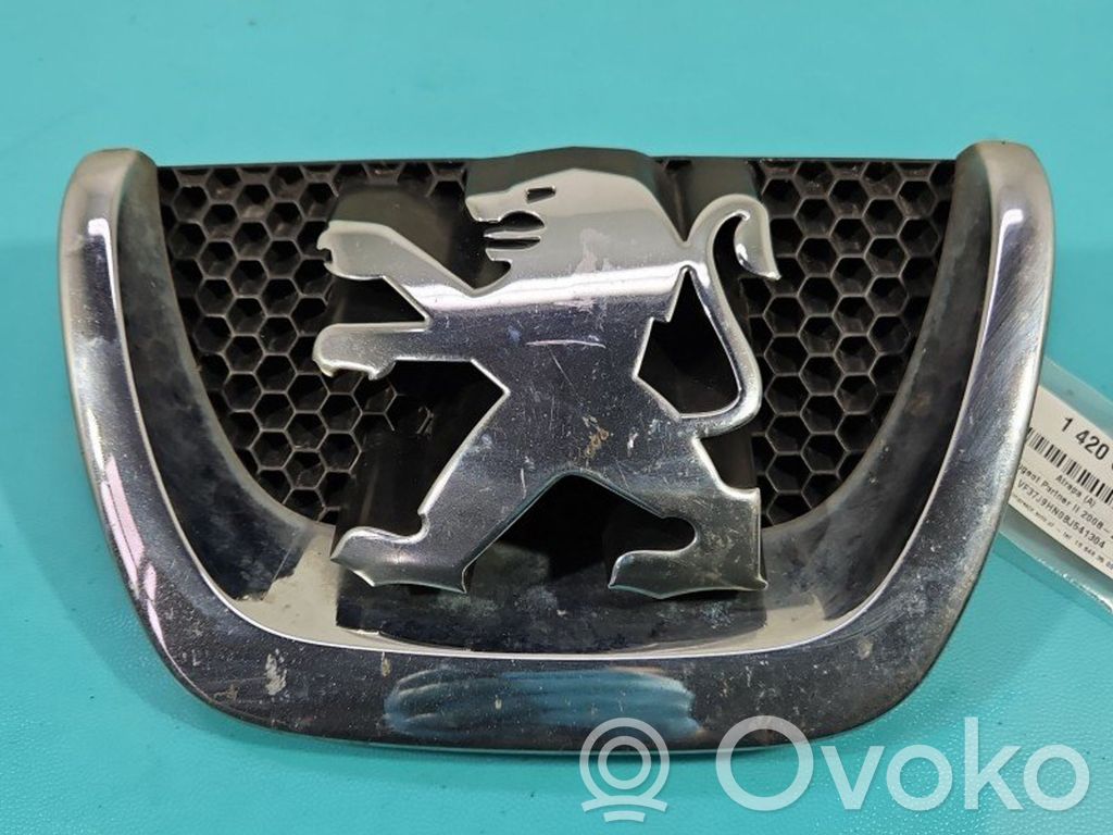 Maskownica / Grill / Atrapa górna chłodnicy   IMPRK1420659