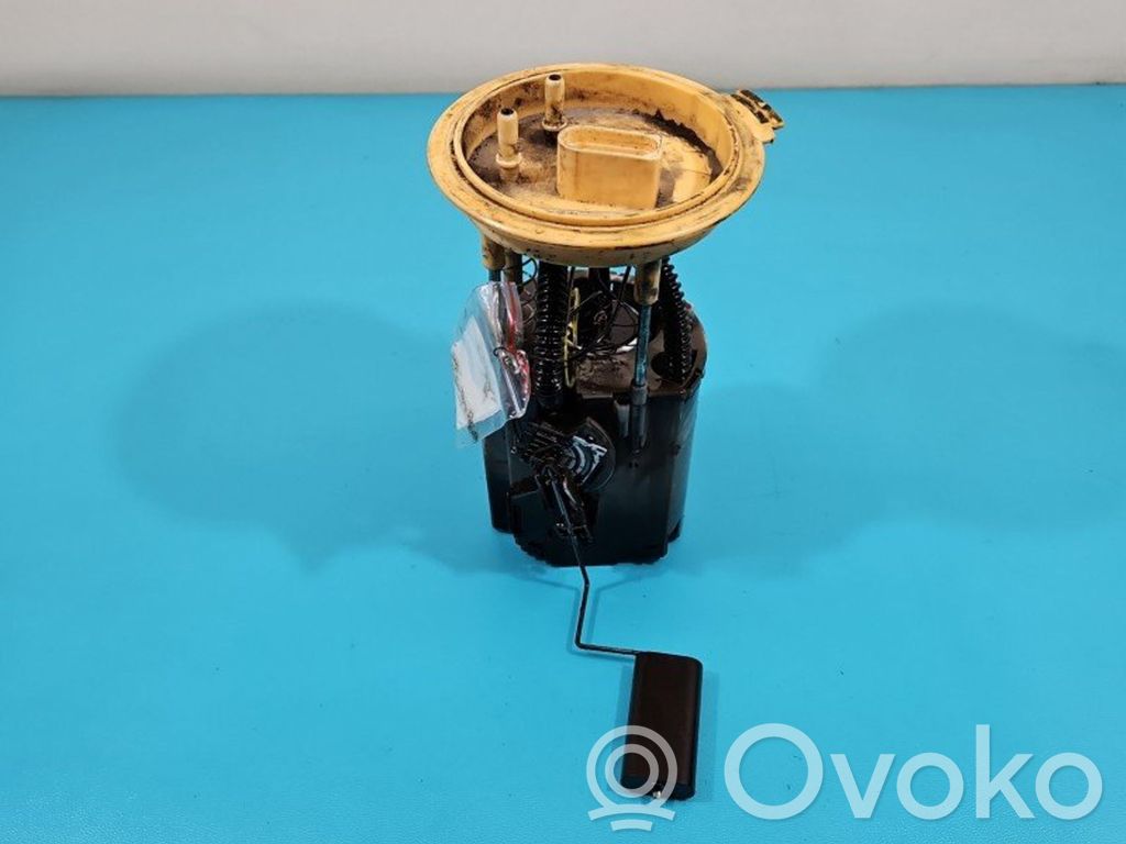 Volkswagen Golf V Bomba interna de combustible 